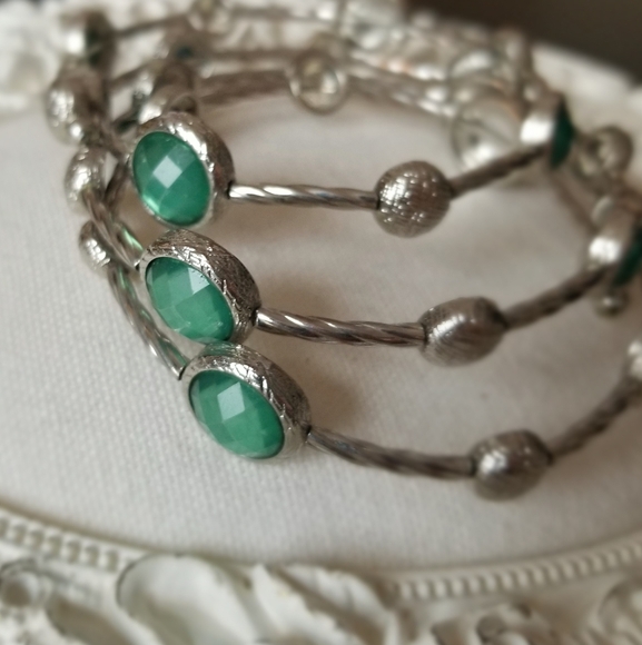 [UNKNOWN] Coil Bracelet with Green "Gems" - Picture 9 of 15